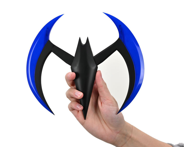 Batman Au-Delà- Prop Réplique - Batarang (Bleu Avec Lumières)